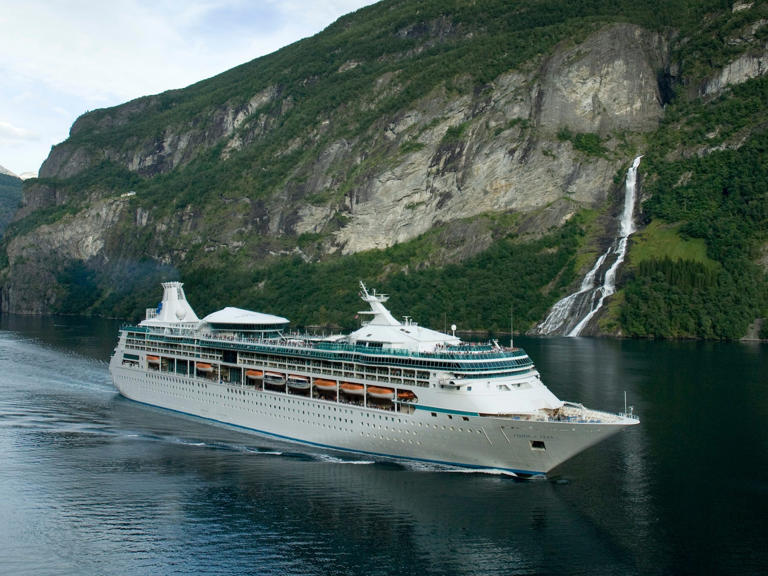 cruise ship delays covid