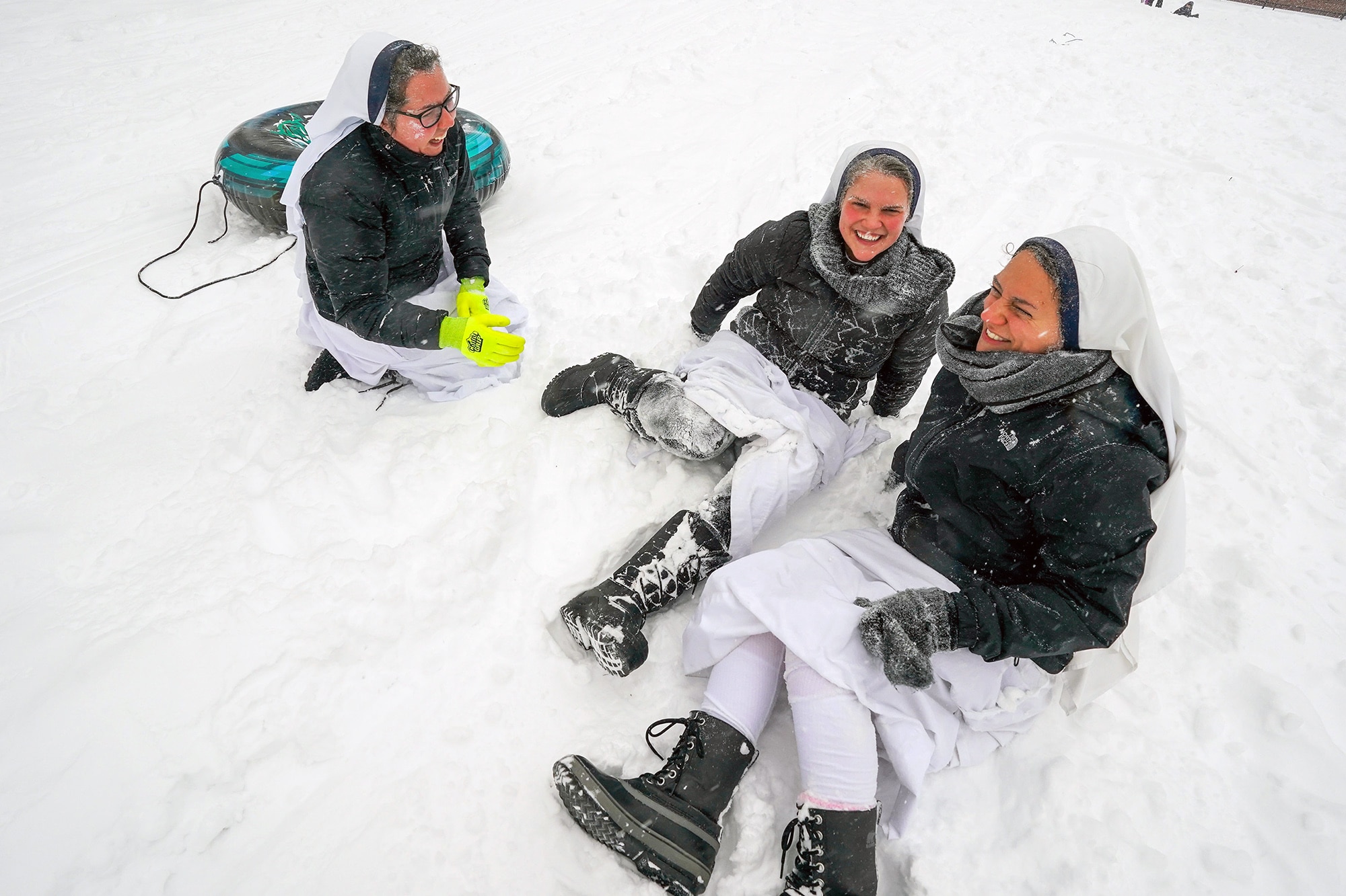 Sisters of Life monjas en nieve