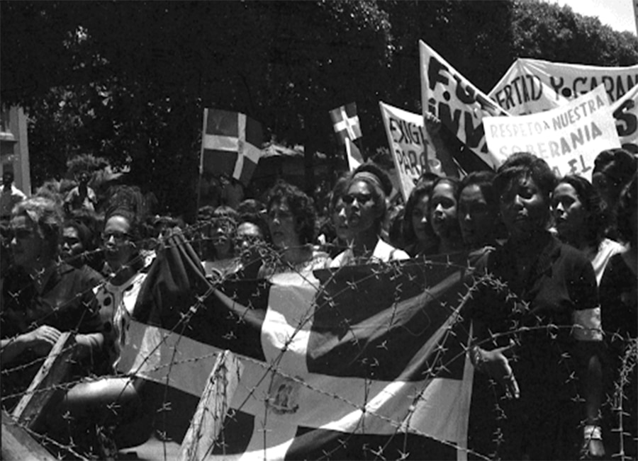Mujeres en la revolucion de abril 65